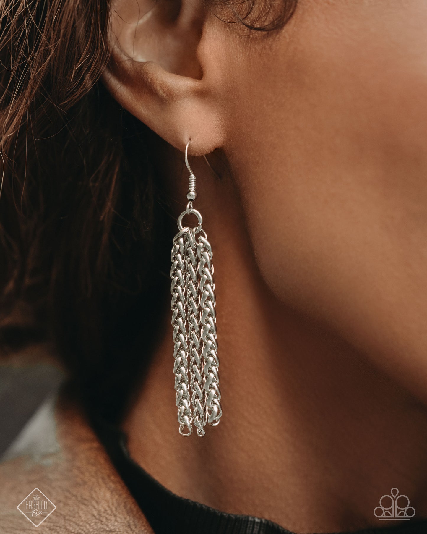 Enclosed Edge Multi Necklace